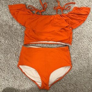 Women’s Albion Fit Swimsuit Set.🧡